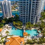 Chevron Renaissance Surfers Paradise Sleeps 10 1St Floor - Optimise Bnb