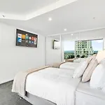 Wings Penthouse Sleeps 10 - Optimise Bnb