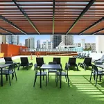 Central Surfers Studio Apartment
