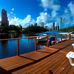 Narrowneck Court Holiday Apartments