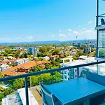 Modern Gold Coast Apartment With Great Amenities