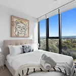 Modern 2 Bedroom Unit At The Gallery Residences In Broadbeach - Q Stay