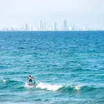 Bare Foot & Beachy On Binya! Pet Friendly House