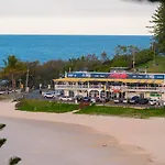 Bare Foot & Beachy On Binya! Pet Friendly House