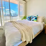 Burleigh Retreat Near Beach, Free Wi-Fi