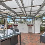 Beachfront Two Bedroom Broadbeach Apartment - Coasthm