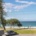 Steps From The Beach! Southkey Miami Beach