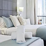 Modern Twin Units In Surfers Paradise - Q Stay