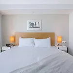 City Meets Coast - Modern Resort Haven By The Beach