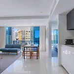 City Meets Coast - Modern Resort Haven By The Beach