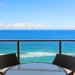 Amazing Ocean View Apartment In Surfers Paradise