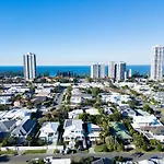 Burleigh Waters Beach Home