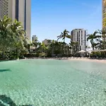 Crown Towers Deluxe 3 Bedroom Apartment - Coasthm