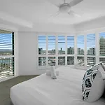 Crown Towers Deluxe 3 Bedroom Apartment - Coasthm