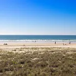 Mermaid Beachside Apartment - Direct Beach Access