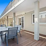 Mermaid Beachside Apartment - Direct Beach Access