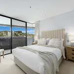Ambience On Burleigh Beach