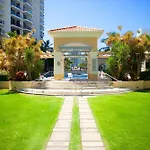 High Floor - Chevron Renaissance - Self Contained & Privately Managed - Wow Stay