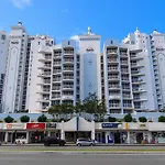 Self Contained & Privately Managed 4 Bedroom Penthouse - Broadbeach