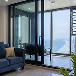 Oceanfront Escape 2 Beds Home With Pool And Carpark