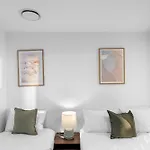The Riviera - Brand New Surfers Paradise Riverview 2Br With Parking