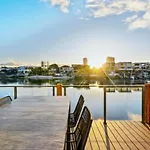 The Riviera - Brand New Surfers Paradise Riverview 2Br With Parking