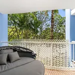 Broadbeach 1-Bed With Pools, Gym & Secure Parking
