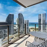 Broadbeach 2B2B Apt Free Parking