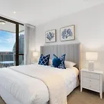 Broadbeach 2B2B Apt Free Parking
