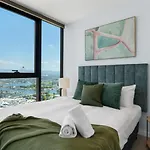 The Horizon - New 43F Broadbeach Lux 2Br With Pool Gym Netflix