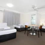 Earls Court Motel and Apartments
