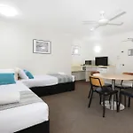 Earls Court Motel and Apartments
