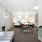 Earls Court Motel and Apartments