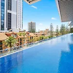 2 Bedroom Ocean-Viewing Apartment