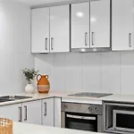 Surfers Paradise Fun Beachside Retreat