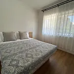 Cozy 2-Bedroom Unit ,5 Minutes Walk To Miami Beach
