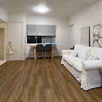 Cozy 2-Bedroom Unit ,5 Minutes Walk To Miami Beach