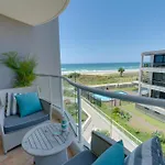 Stunning 2-Br Waterfront Apartment In Palm Beach!