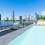 Surfers Paradise Waterfront Holiday Home - Private Pool And Dock