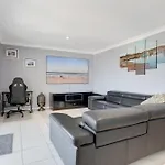 2B Broadwater Views In Labrador