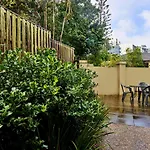 Chic Double Story Entire Home In Gold Coast