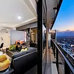 Beautiful Hinterland Views! - Circle On Cavill - Self Contained & Privately Managed Apartments