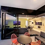 Beautiful Hinterland Views! - Circle On Cavill - Self Contained & Privately Managed Apartments