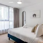 Beautifully Renovated Two Bedroom Apartment - Coasthm