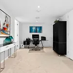 Luxury Sky High 1 Bedroom Escape With Ocean Views