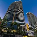 Luxury Sky High 1 Bedroom Escape With Ocean Views