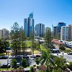 Ocean Views - Stylish 1 Bedroom In Surfers Paradise