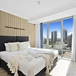 Legends Apartments - Qstay