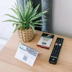 Resort Style Chevron Apartments Surfers Paradise By Gold Coast Travels