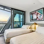 Jewel Luxury Beachside 2-Bed With Water View Gym